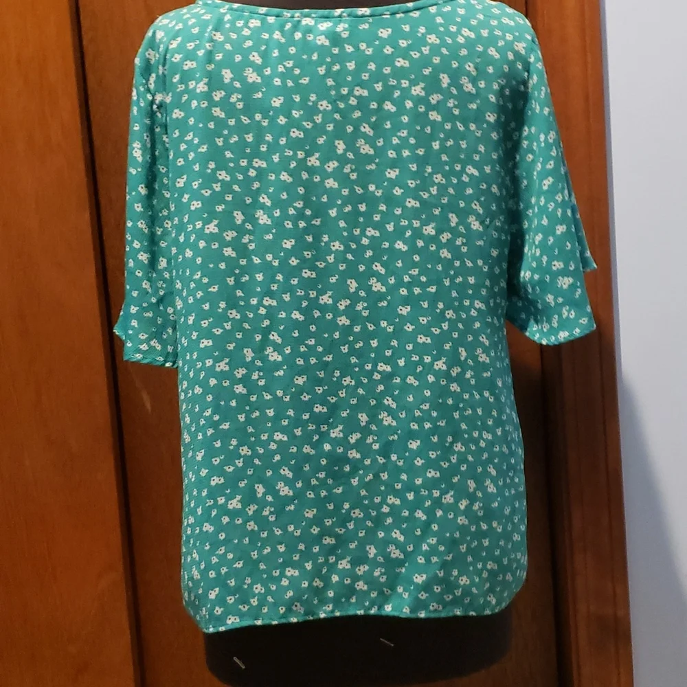 Button up green floral short sleeved shirt - Picture 4 of 6